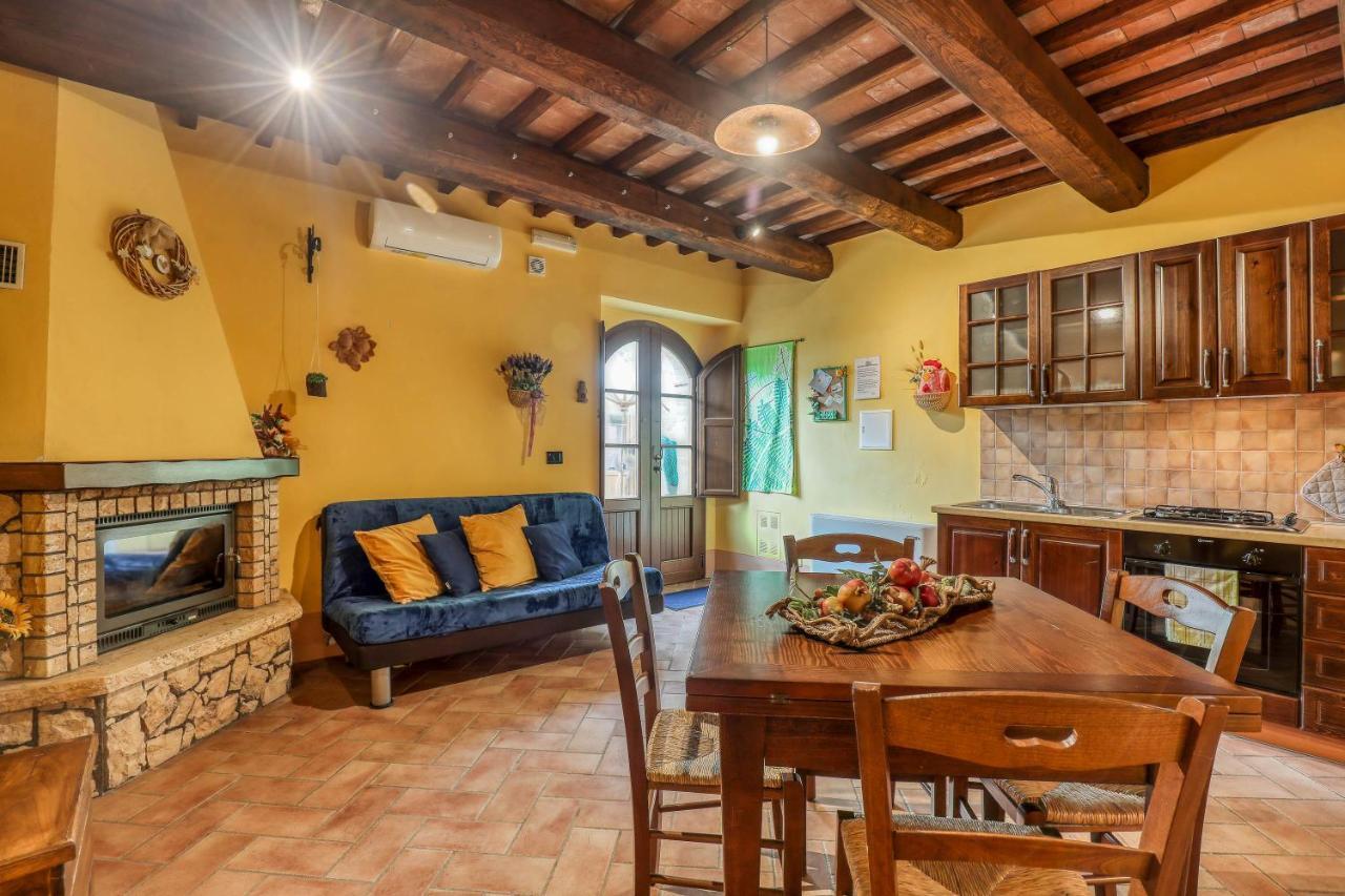 Agriturismo Podere San Giorgio Радикофани Экстерьер фото